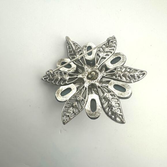 Premier Designs Pearl's Night Out Rhodium Crystal Flower Pin Brooch Pendant - Picture 5 of 9